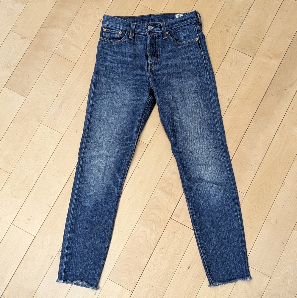 MOVING SALE Levi's White Oak Cone Denim Wedgie Icon Women's Size 25 Blue Jeans